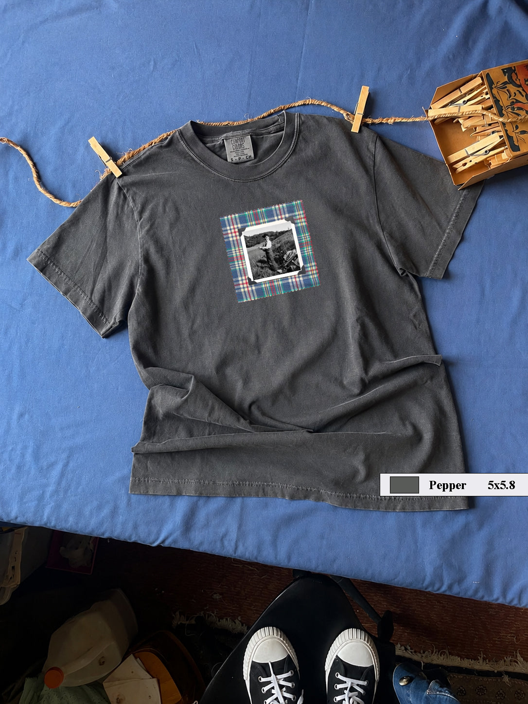 Solo Catch small design t-shirt