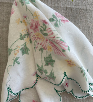 vintage cloth floral napkin with scallop edge backside