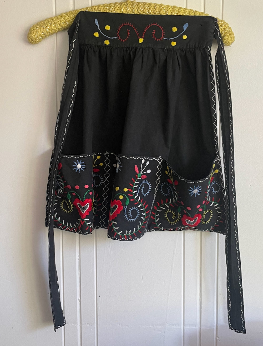 vintage embroidered apron with hearts