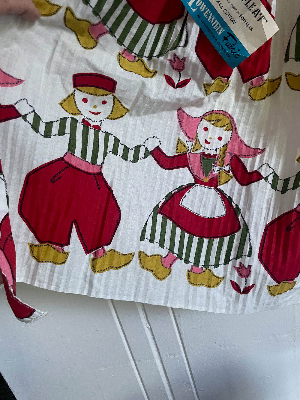 dutch style bold artisitic print apron