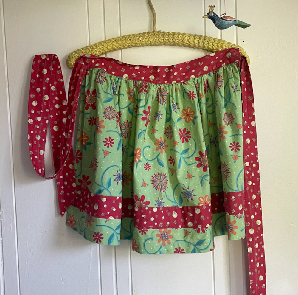 floral 60s style vintage apron