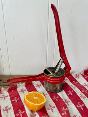 hand held vintage juicer interior