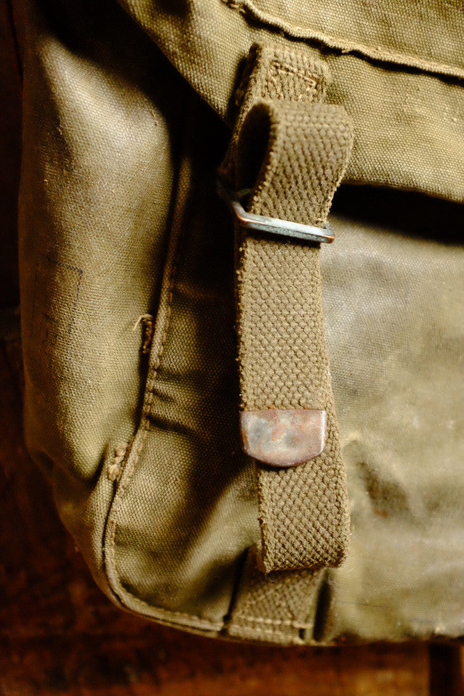 Vintage Army Shoulder Bag Front Strap Detail