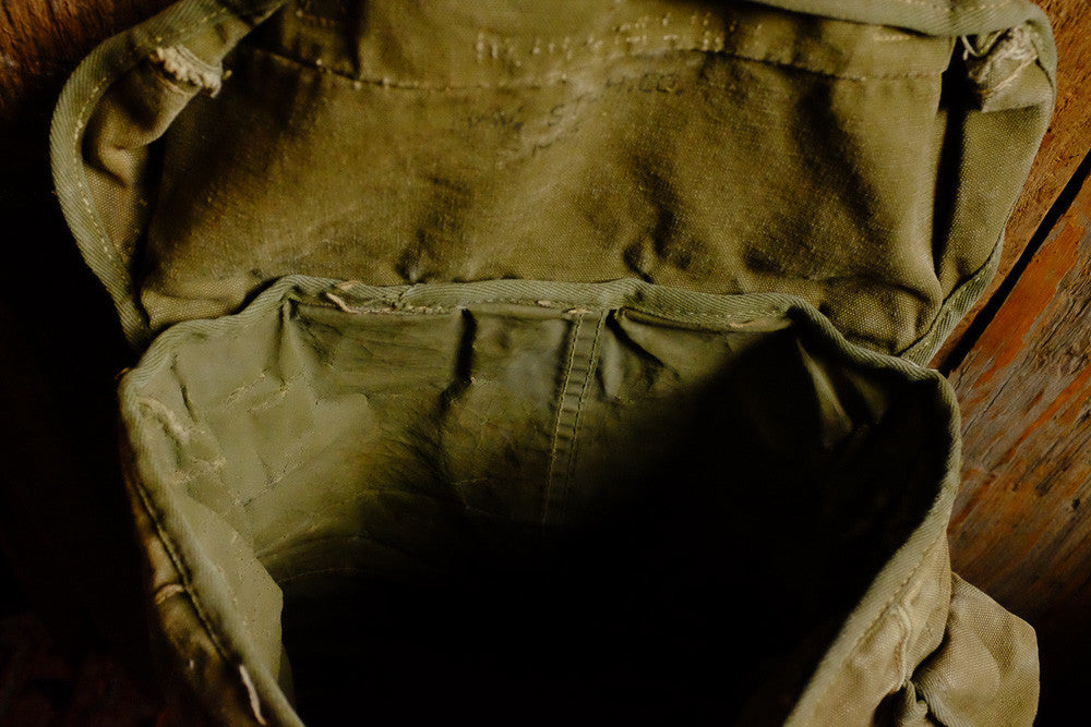 Vintage Army Shoulder Backpack Inside Detail