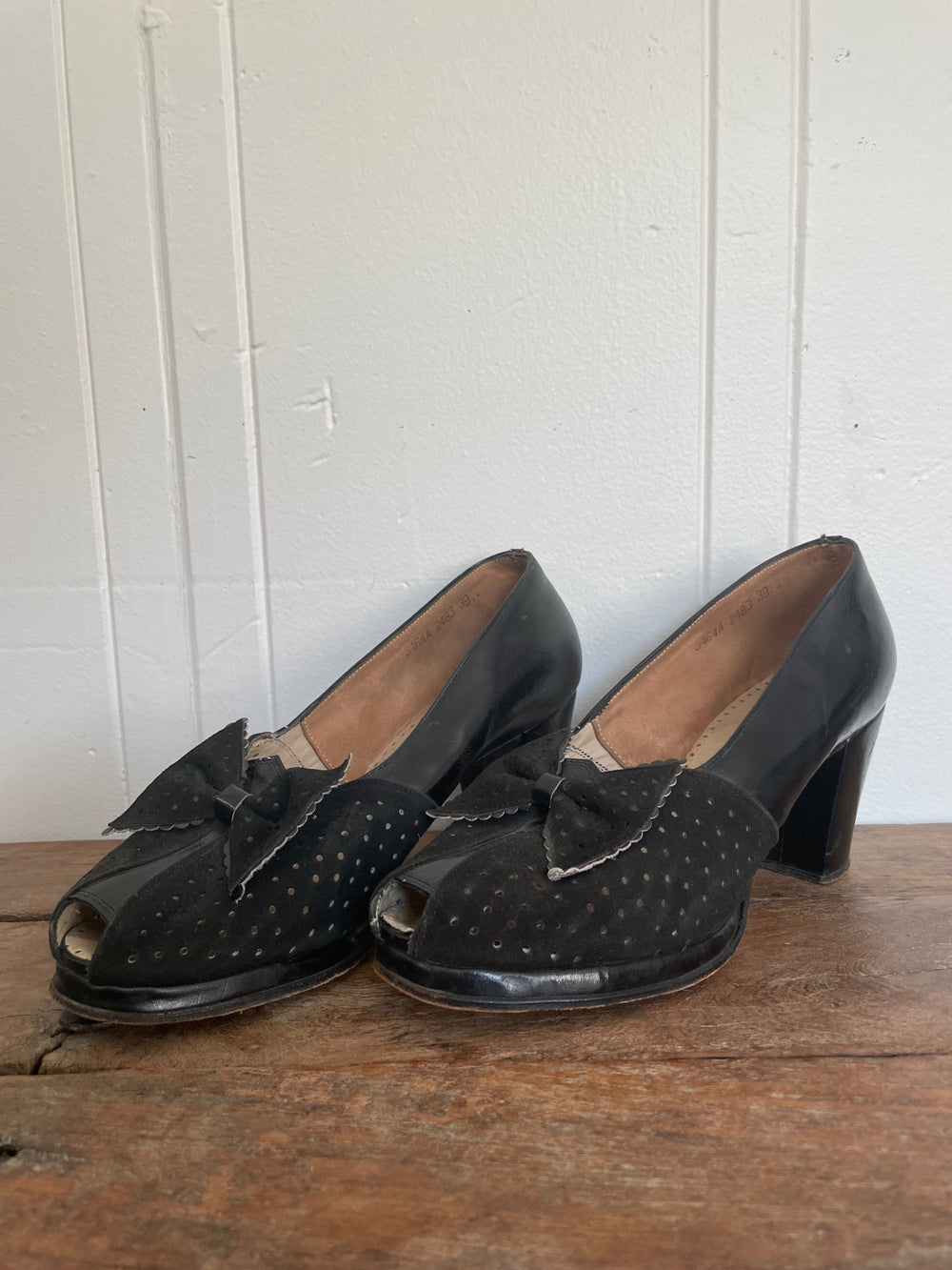 Vintage black suede toe shoes 