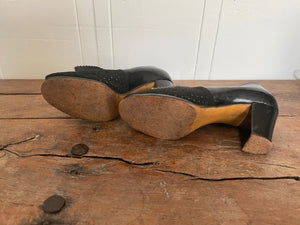 Vintage black suede toe shoes 