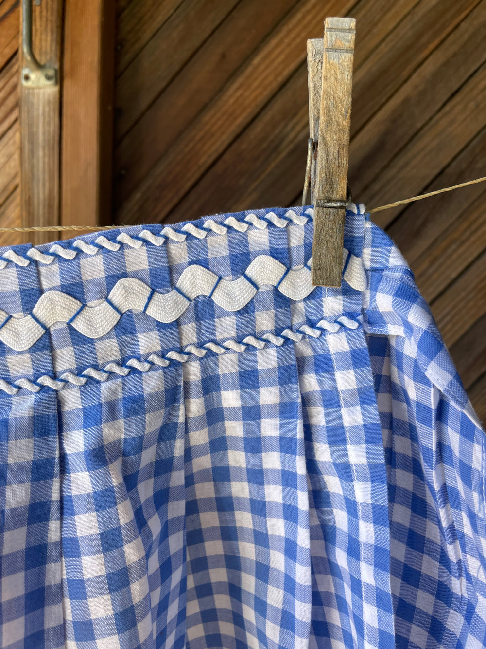 Vintage gingham cross stitch apron front