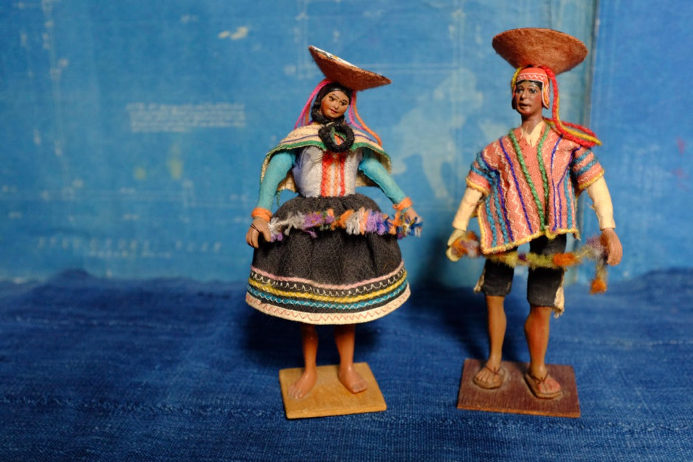 Two vintage Peruvian folk dolls 