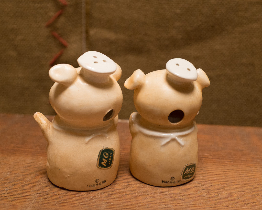 Vintage ceramic piggy salt and pepper shakers