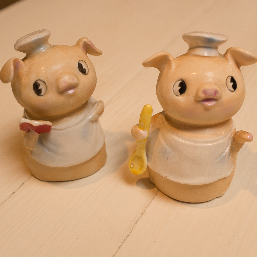 Vintage ceramic piggy salt and pepper shakers