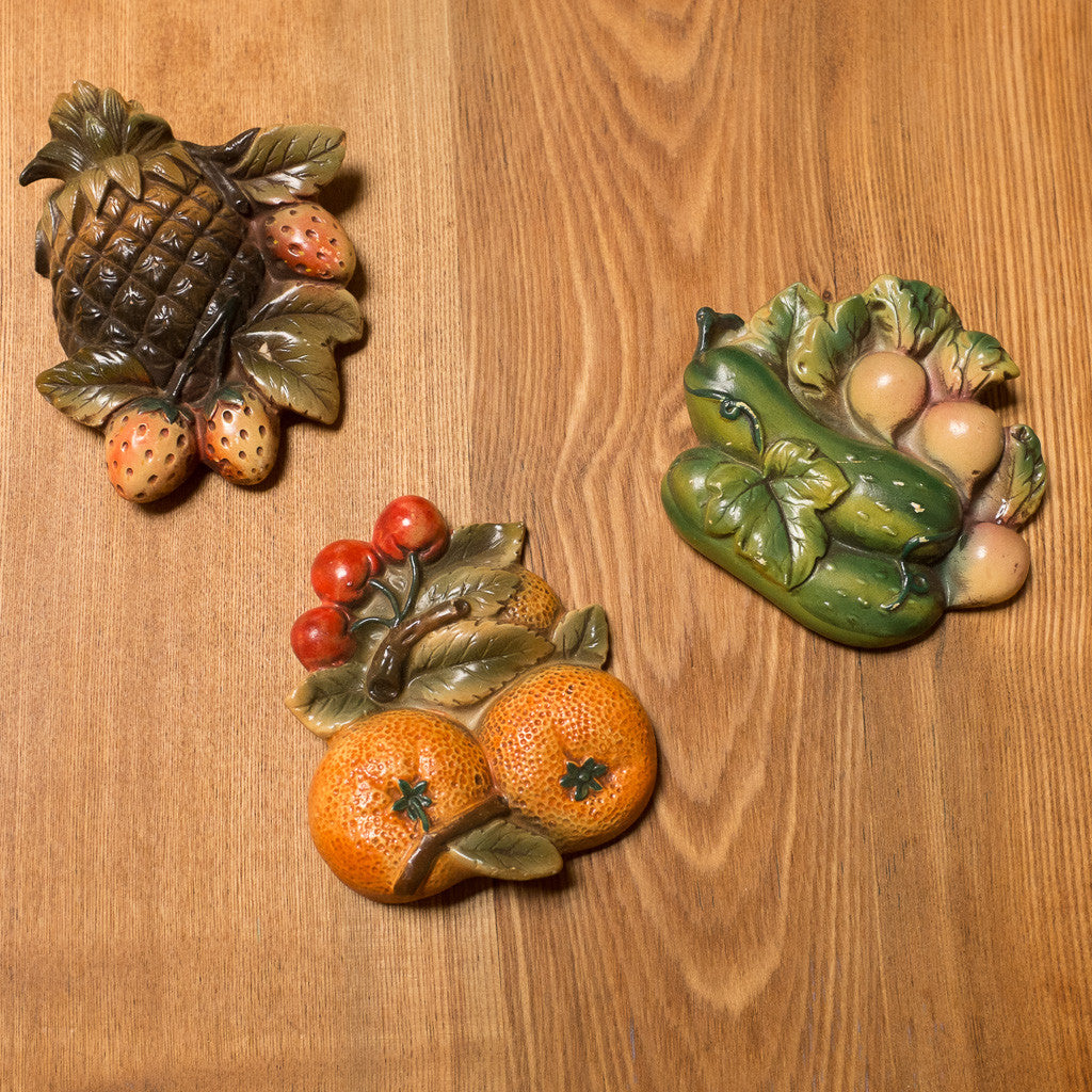 Vintage veggie plaques 